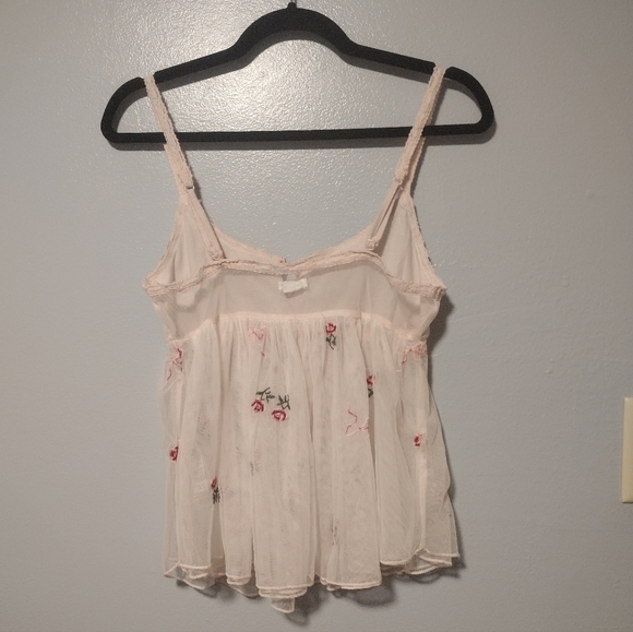 Kimchi Blue Urban Outfitters Camisole Embroidered Top - Picture 8 of 13